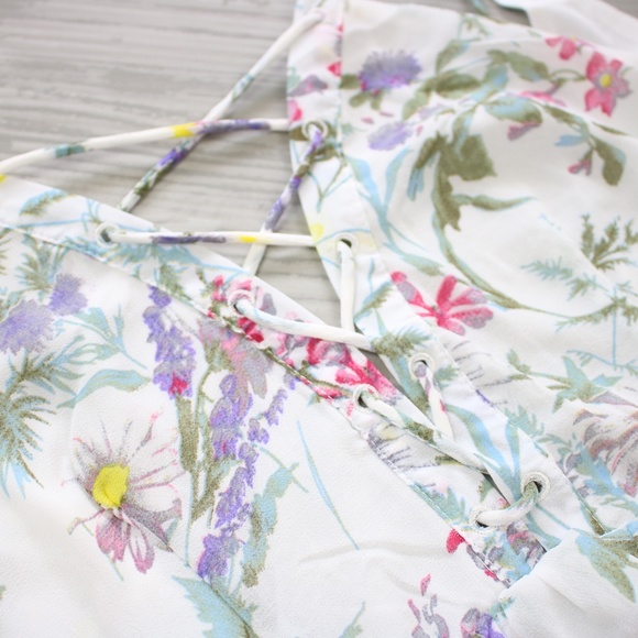 White Floral Sleeveless Ruffle Lace Trim Backless Maxi Dress - Picture 5 of 14